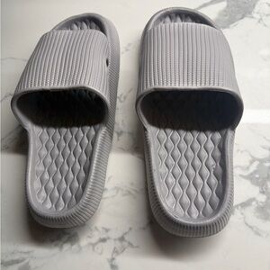 Light gray Women’s Pillow Slippers House Slides Non-Slip Quick Dry Size 36-37